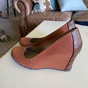 Wonen’s size 10 Wedges. Saddle tone. Kenneth Cole Reaction. Never worn